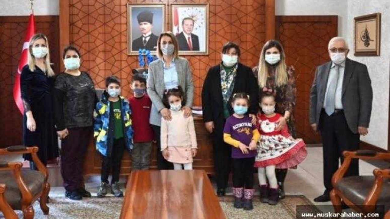 Altınyıldızlı minik öğrenciler vali teyzelerini ziyaret etti 