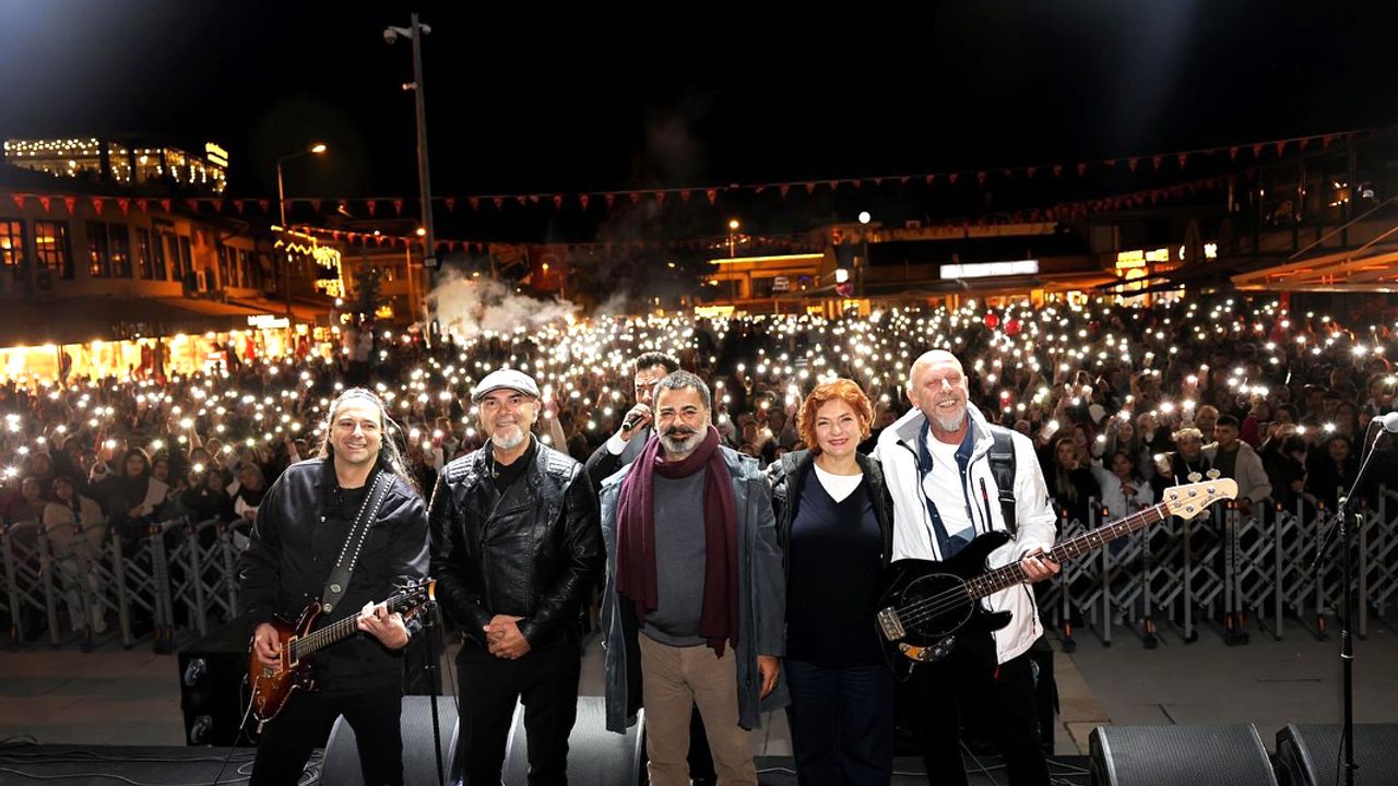Ürgüp’te Cumhuriyet Bayramı Coşkusu: Gündüz Sanat, Akşam Fener Alayı ve Yüksek Sadakat Rüzgârı