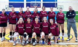 NEVÜ Kadın Voleybol Takımından Üçüncülük