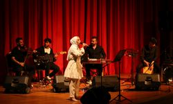NEVÜ’de "Sİ-Y-AZ" Şiir ve Müzik Dinletisi Büyük İlgi Gördü