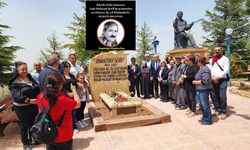 Aşık Mahzuni Şerif’in Hakk'a yürüyüş (23) yıl dönümünde mezarı başında anıldı.