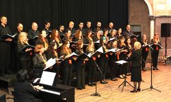 Kadıköy Anadolu Lisesi Mezunlar Korosu ‘KorodaKAL’, Kapadokya Kültür ve Sanat Merkezi’nde Sahne Aldı