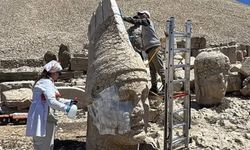 Nemrut Dağı'ndaki dev heykeller, nano kireç teknolojisiyle korunmaya alınıyor.