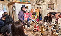 NEVÜ Türk Halkbilimi Bölümü Öğrencileri, “Anlatılarıyla Kitre Bebek Atölyesi”nde Geleneksel Sanatla Buluştu