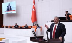 CHP Niğde Milletvekili Ömer Fethi Gürer, tüm kamuda taşeronda kalanların kadroya alınması için verdiği kanun teklifi AKP oyları ile ret edildi.