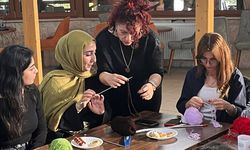NEVÜ Örgü ve El Becerileri Kulübü, “Sevgi Battaniyesi” İçin İlk İlmekleri Attı.