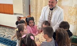 4-6 Yaş Kur’an Kursu Öğrencilerinden Din Görevlisine Anlamlı Ziyaret.