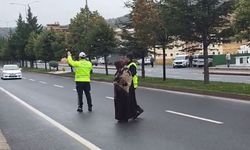 Nevşehir’de trafik polisinden örnek davranış.