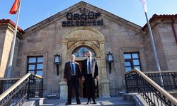 Ürgüp Belediye Başkanı Ali Ertuğrul Bul’un Cuma Yorgancı Desteği Nevşehir’de Tartışma Yarattı!
