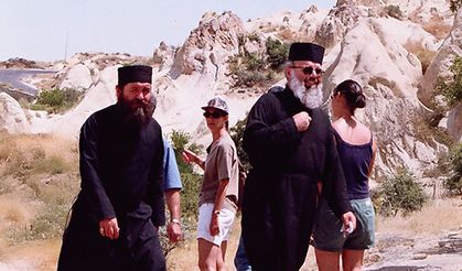 Kapadokya’da Sıcaktan bunalan turistler yeraltında serinlemeyi tercih ediyorlar.