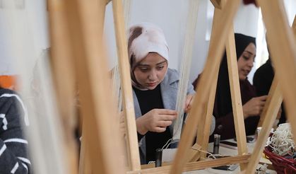 NEVÜ’lü Öğrenciler Uygulamalı “Dokuma Atölyesi” Etkinliğine Katıldı