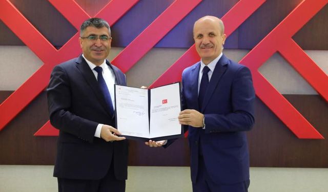 YÖK Başkanı Özvar NEVÜ Rektörü Aktekin’e ‘Rektörlük Atama Belgesi’ni Tevdi Etti