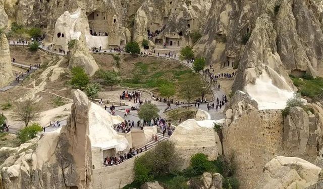  Bayram Bereketi Akın Akın Guruplar Halide Göreme’yi Görmeye Geldiler