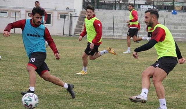 NEVŞEHİR BELEDİYESPOR ANTALYA KEMERSPOR’A HAZIRLANIYOR