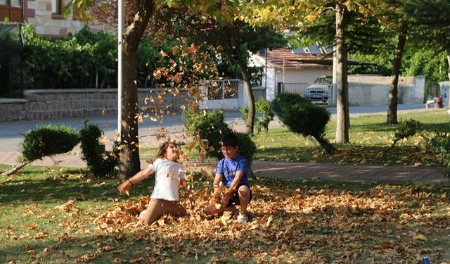  Ürgüp’teki çocuk parkları susuzluktan son bahar mevsimine döndü