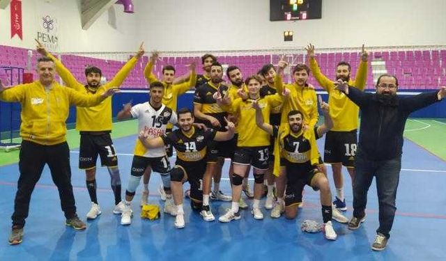 Ürgüpsporlu Efeler liderliğe yükseldi