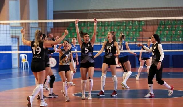 FİLEDE KIZLAR MERİNOS’A SET VERMEDİ