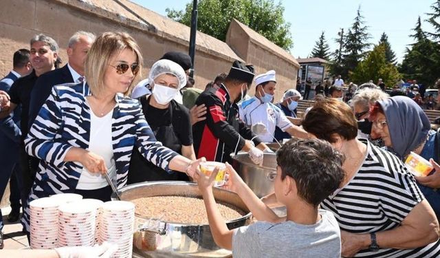 Vali Hacıbektaş’ta aşure etkinliğine katıldı