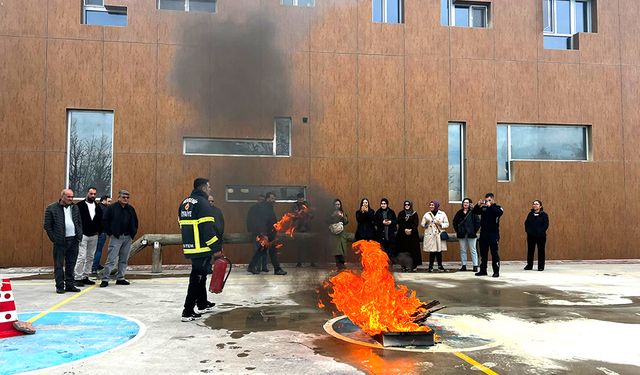 Yangın Bilgisi Teorik ve Uygulamalı Eğitimler Verildi