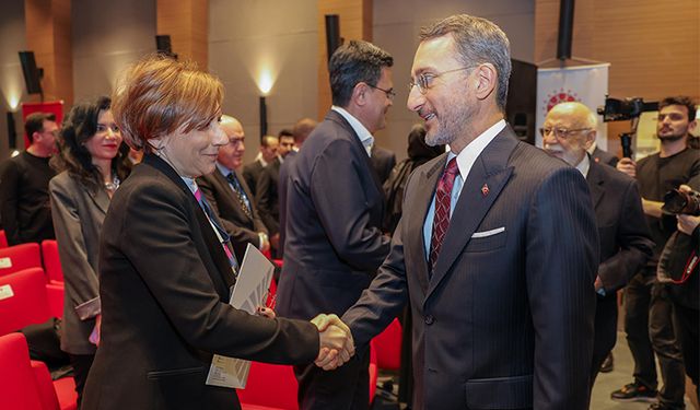 Alev Alatlı, T.C. Cumhurbaşkanlığı İletişim Başkanlığınca Düzenlenen Sempozyumda Anıldı.