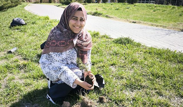NEVÜ Öğrencileri "Daha Fazla Yeşil, Daha Fazla Mutluluk" Sloganıyla Fidan Dikti