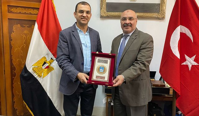 NEVÜ Spor Bilimleri Fakültesi Dekanı Prof. Dr. Akpınar, Mısır Assiut Üniversitesi’nde Ders Verdi