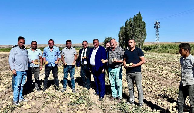 CHP Niğde Milletvekili Ömer Fethi Gürer, Niğde ve Nevşehir’de Patates Üreticilerinin ızdırabını dinledi.