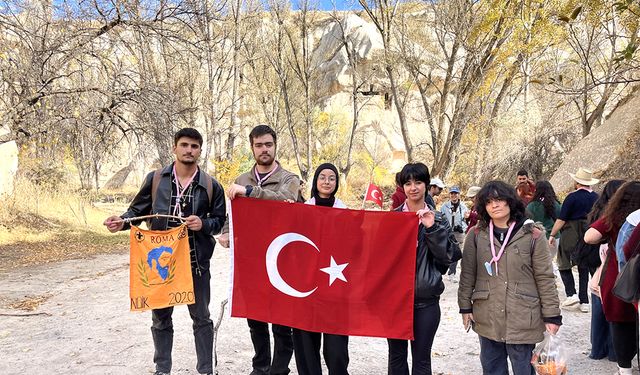 NEVÜ İzci Kulübü’nden “Nostalji” Temalı Temel Eğitim Kampı ve Cumhuriyet’in 102. Yılı Yürüyüşü