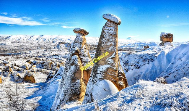 Peribacaları Beyaz Gelinliklerini Giydi: Kapadokya’ya Gecikmeli Gelen Kar Büyüledi.