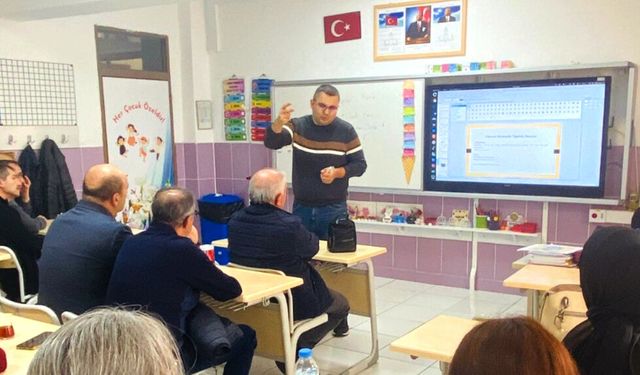 NEVÜ Öğretim Üyesinden Öğretmenlere Okuma ve Yazma Güçlüğü Semineri