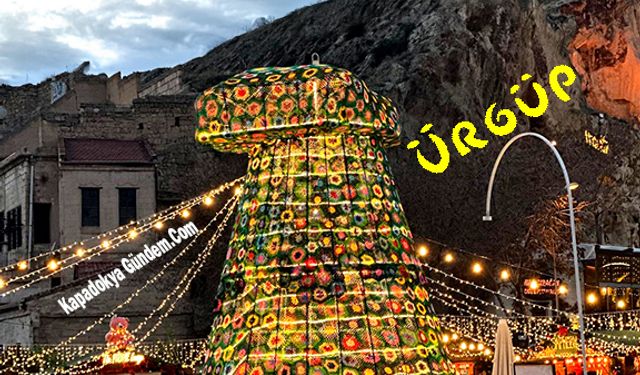 Ürgüp’te 2 Bin 500 Parçalık Örgü Motifle Peribacası Maketi Giydirildi