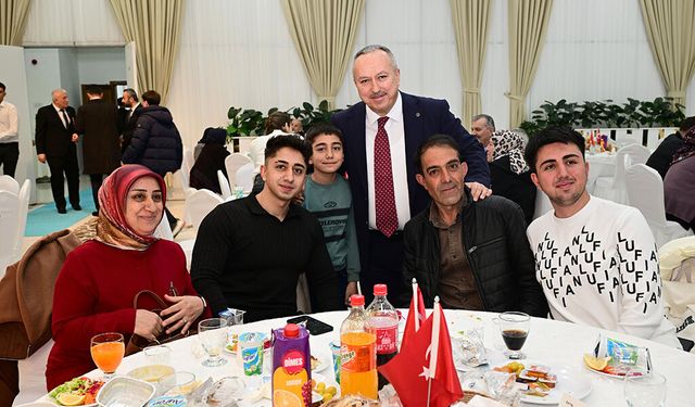 Babacan Vali “Nevşehir Büyük Aile Sofrası İftar Programı’nda bir araya geldi.
