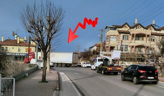 Ürgüp Bahçeli Evler Kavşağı Alarm Veriyor: Yetkililer Neyi Bekliyor?