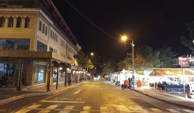 Ürgüp’te Esnaf Can Çekişiyor, Belediye “Yayalaştırma” Dayatıyor!
