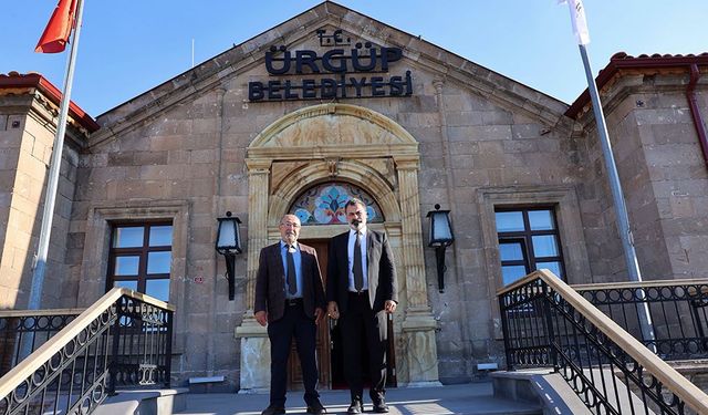 Ürgüp Belediye Başkanı Ali Ertuğrul Bul’un Cuma Yorgancı Desteği Nevşehir’de Tartışma Yarattı!
