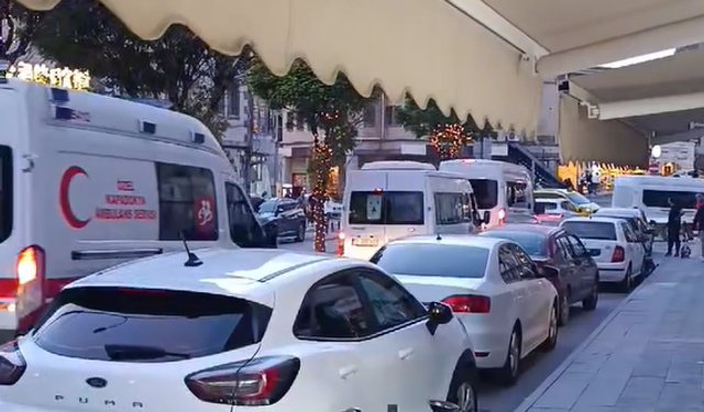 YÜRÜYÜŞ YOLU YAPILDI, ŞEHİR TRAFİĞİ FELÇ OLDU!