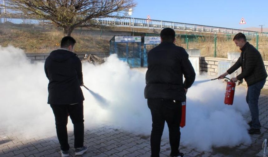 NEVÜ Gülşehir SBMYO'da Uygulamalı Yangın ve Tahliye Tatbikatı