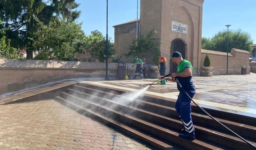 Hacıbektaş’a İstanbul Büyükşehir Belediye Başkanı Ekrem İmamoğlu personel desteği verdi