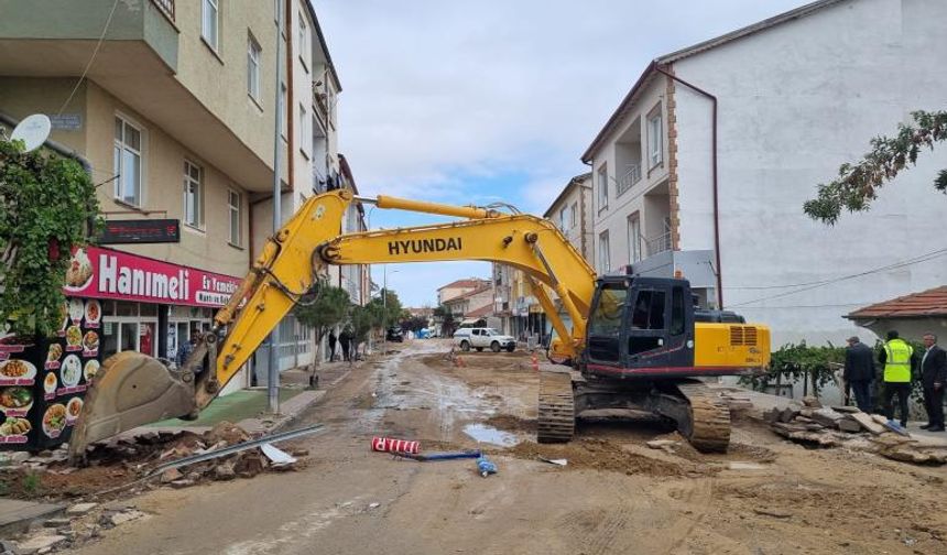 Kaplıca caddesinde sıcak asfalt çalışması başladı  