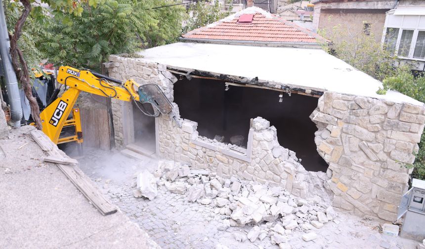 Kapadokya Bölgesindeki Kaçak yapı operasyonu sürüyor.