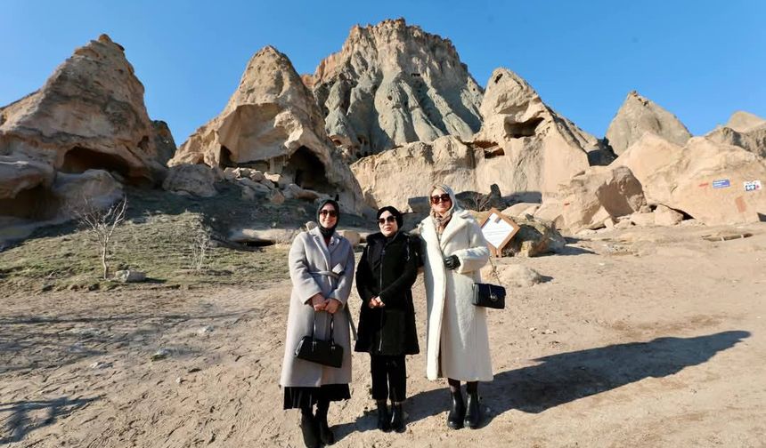 Aksaray Vali Eşi “Şehrin Tarihi ve Doğal Güzelliklerini Misafirlere Tanıttı