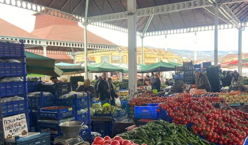 ÜRGÜPLÜ HALK ÜRÜNLERİN ETİKETİNİN OLMADIĞINDAN VE FAHİŞ FİYATAN YAKINIYOR.