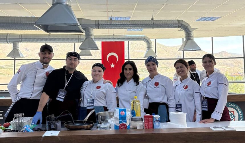 Gastronomi ve Mutfak Sanatları Öğrencilerinden Altın, Gümüş ve Bronz Madalya