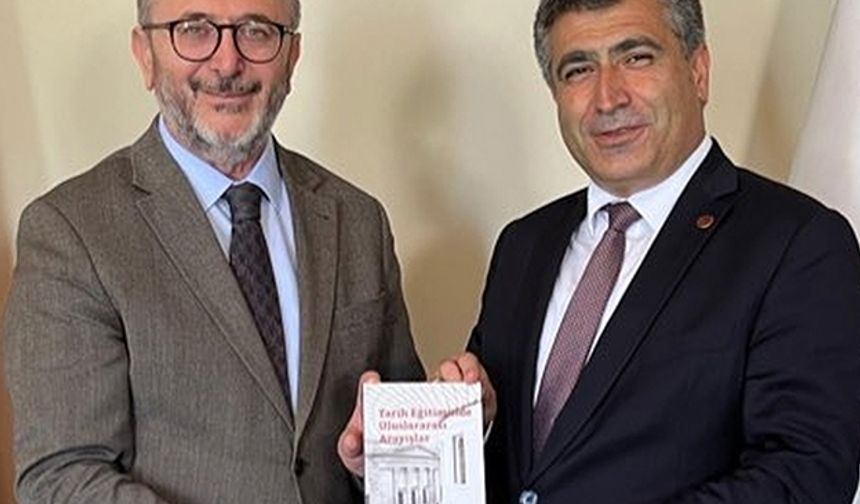 Rektör Aktekin Türkiye Yazma Eserler Kurumu Başkanı Yılmaz'ı Ziyaret Etti