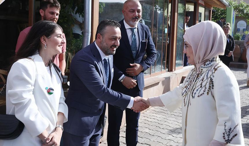 Emine Erdoğan Hanımefendi Pasha Balloons üretim tesisleri ile ilgili bilgi adı.