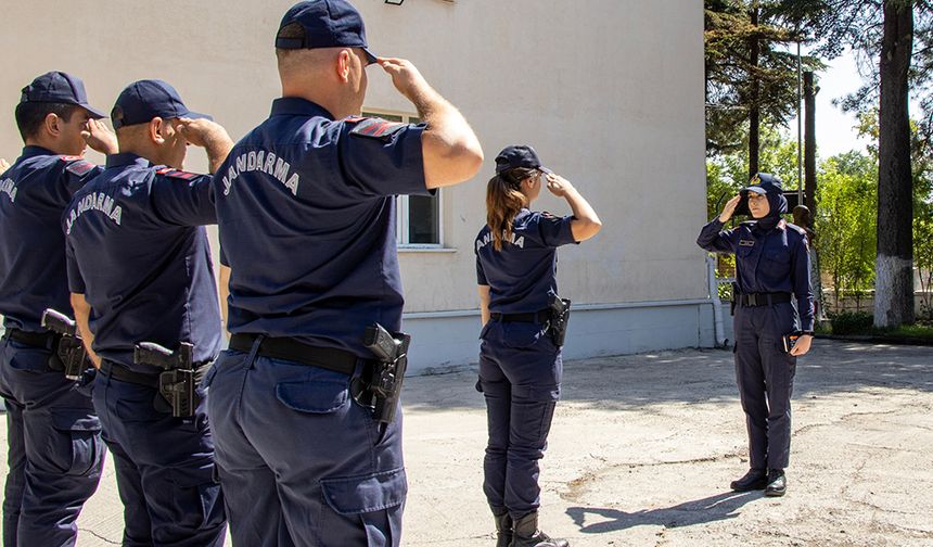 Nevşehir’in İlk Kadın Jandarma Karakol Komutanı Göreve Başladı