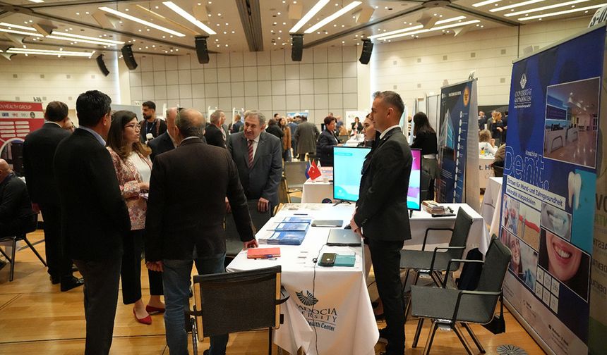 Kapadokya Üniversitesi (KÜN) 3. Frankfurt Uluslararası Sağlık Turizmi Fuarı’ndaydı!