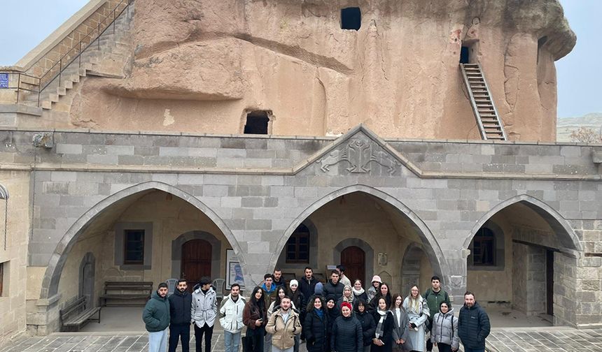 NEVÜ Kapadokya Tasarım Kulübü Öğrencileri Ürgüp ve Mustafapaşa’ya Teknik Gezi Gerçekleştirdi.
