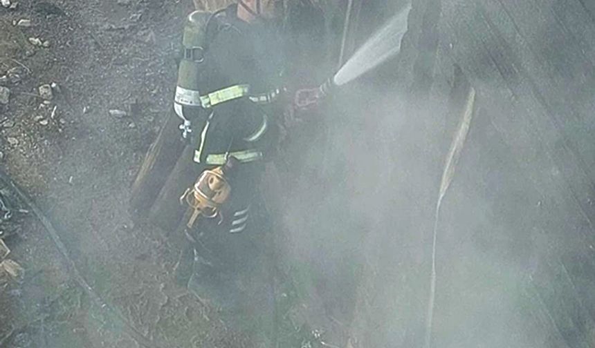 Alevler Rüzgârla Yarıştı! Ürgüp’te Bağ Evinde Çıkan Yangın Ucuz Atlatıldı