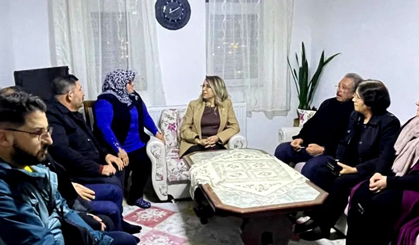 Milletvekili Prof. Dr. Filiz Kılıç’tan Umre Yolculuğu Öncesi Anlamlı Ziyaret.